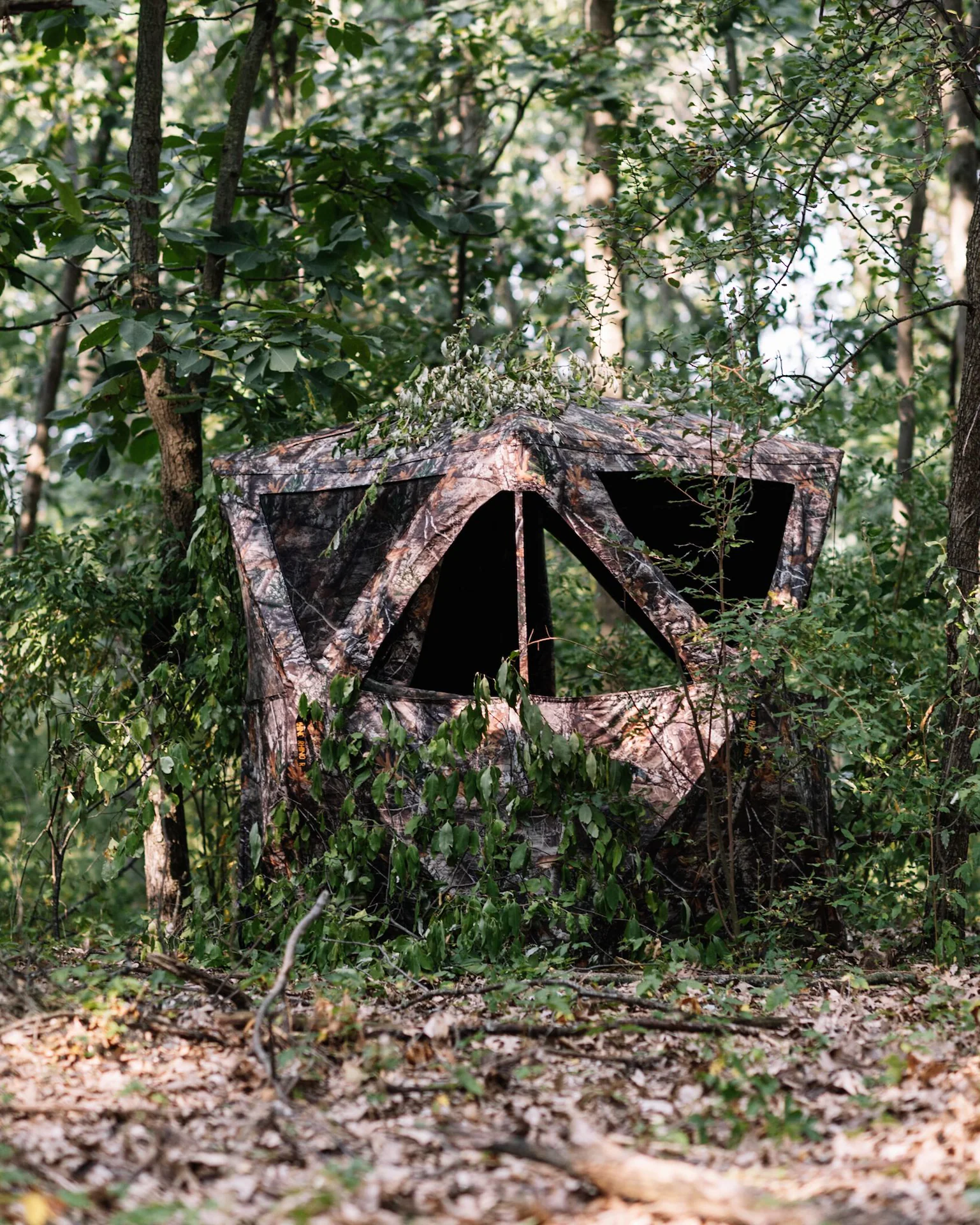 Rhino 500 5-Sided See Through Portable 3 Person Hunting Blind/Tent, RealTree Edge Camo, 90 x 90-in